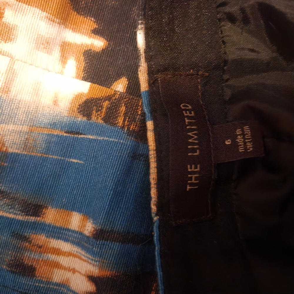 Abstract Work Skirt - Picture 4 of 6